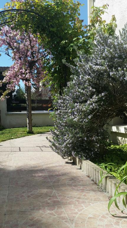 Chambre Avec Jardin Pierre Curie Bry-sur-Marne Buitenkant foto